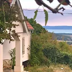 Kiskacsa Nyulontul شقة