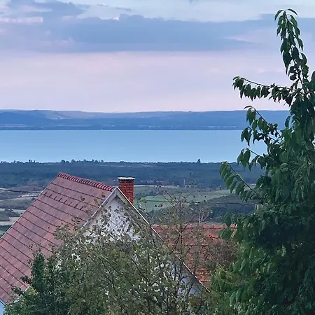 Kiskacsa Nyulontul Mencshely